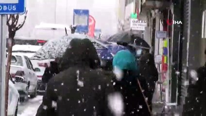 Van'da Etkili Olan Kar Yağışı Hayatı Olumsuz Etkiliyor