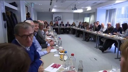 Puigdemont y Torra ajustan en Bruselas la posición de JxCat ante la investidura de Sánchez