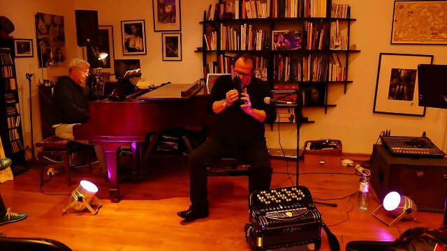 Un cardiologue a donné un concert privé chez lui avec l'accordéoniste Richard Galliano
