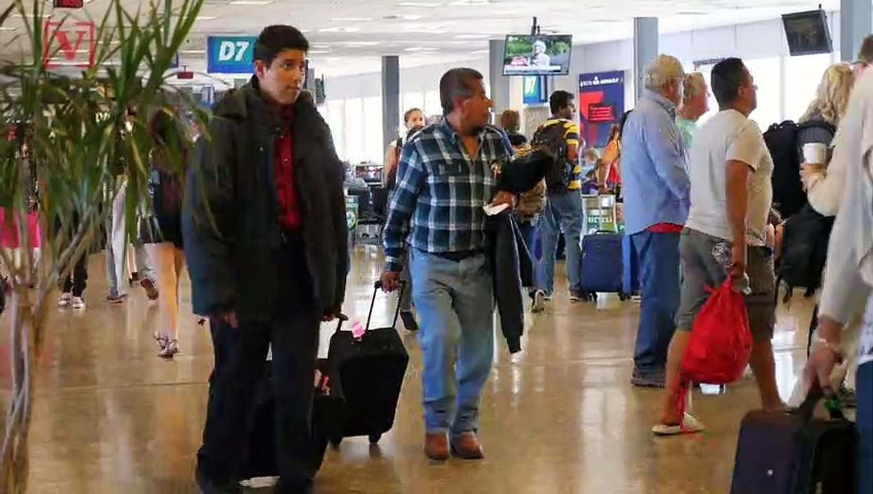 Never Do These Things While Traveling Around the Holidays