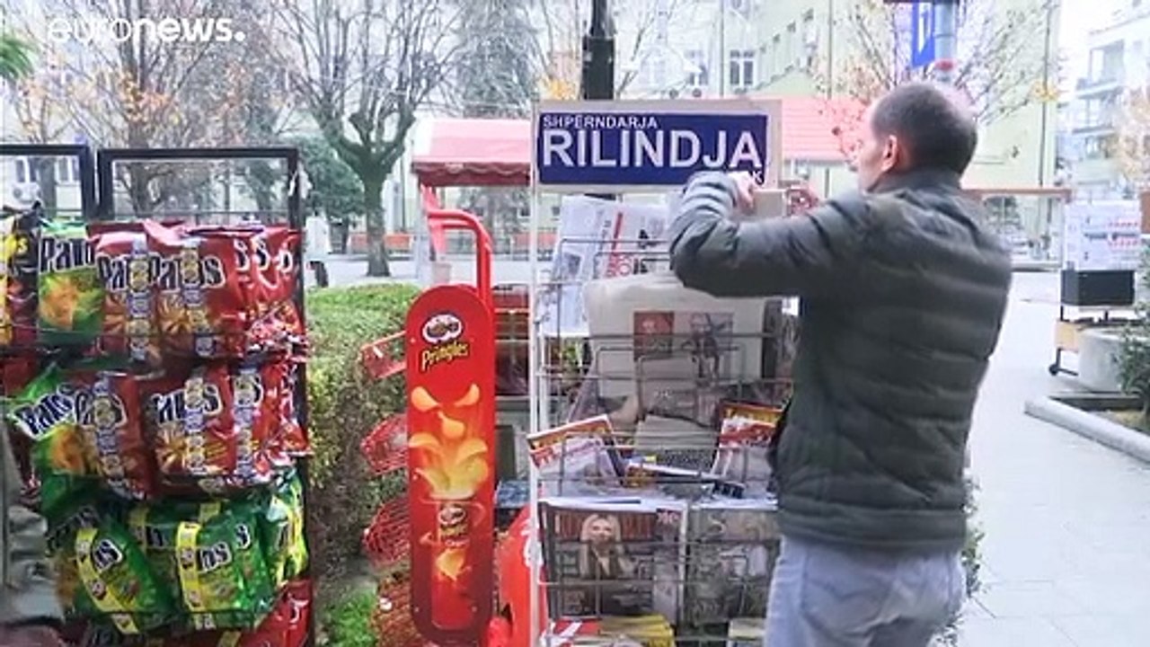 Lieber Klopapier als Journalistenfragen: Handke wird ausfällig