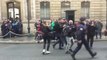 Activistas de Femen protestan frente al Palacio del Elíseo bajo el lema 'Stop Putin, stop'