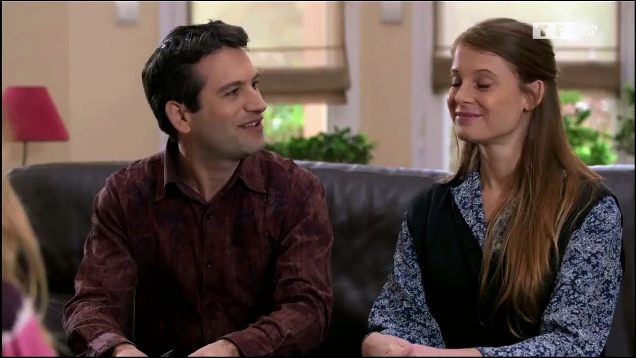 Petits secrets entre voisins - Une nounou trop parfaite