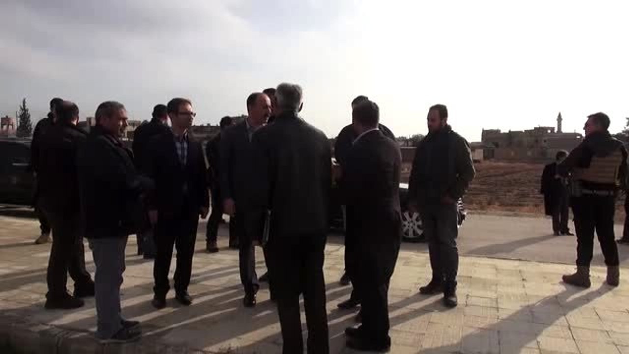 Tel Abyad ve Resulayn'da evlere elektrik verilmeye başlandı