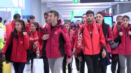 Spor milli atlet ve yüzücüler yurda döndü