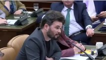 ¿Quién es el tipo cuyos gestos parecen avisar que Rufián va 'cocido'?