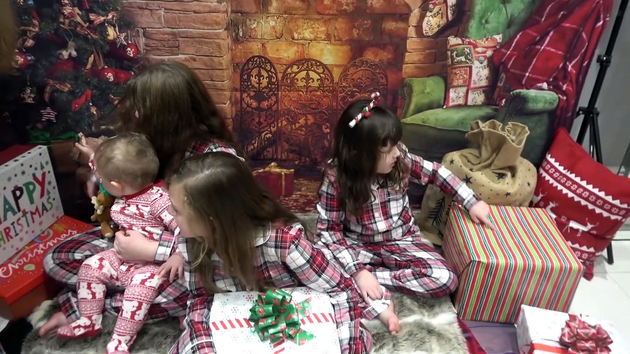 Sophia Isabella e Alice  Christmas Photo Shoot plus something Super exciting!