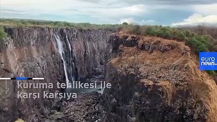 Zimbabve'deki dünyaca ünlü Victoria Şelalesi kuraklık sebebiyle susuz kaldı