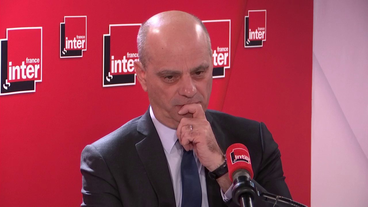 Jean-Michel Blanquer, ministre de l'Éducation nationale évoque, à Paris, une mobilisation plus forte : "J'observe que Anne Hidalgo fait plus le service minimum quand il y a des grèves sous des gouvernements qu'elle aime bien"