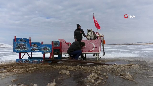 Yüzeyi 25 Santim Buz Tutan Gölde Atlı Kızak Heyecanı