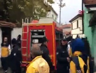 Konya'da 2 katlı bina çöktü: 3 ölü!