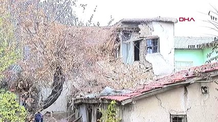 Konya 2 katlı kerpiç bina çöktü, 3 kişi göçük altında iddiası-4