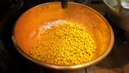 Little Italy bakery makes the best holiday struffoli in NYC