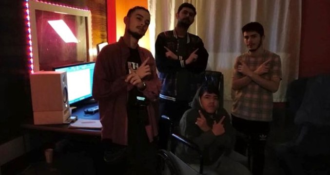 Engelli gencin Engelleri Aş adlı rap şarkısına çektiği klip, sosyal medyada beğeni topladı