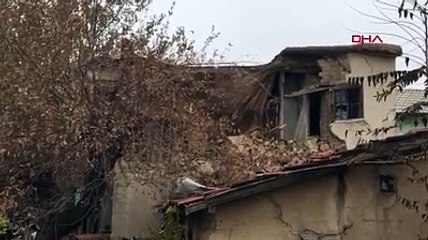 Kerpiç ev 3 kişiye mezar oldu