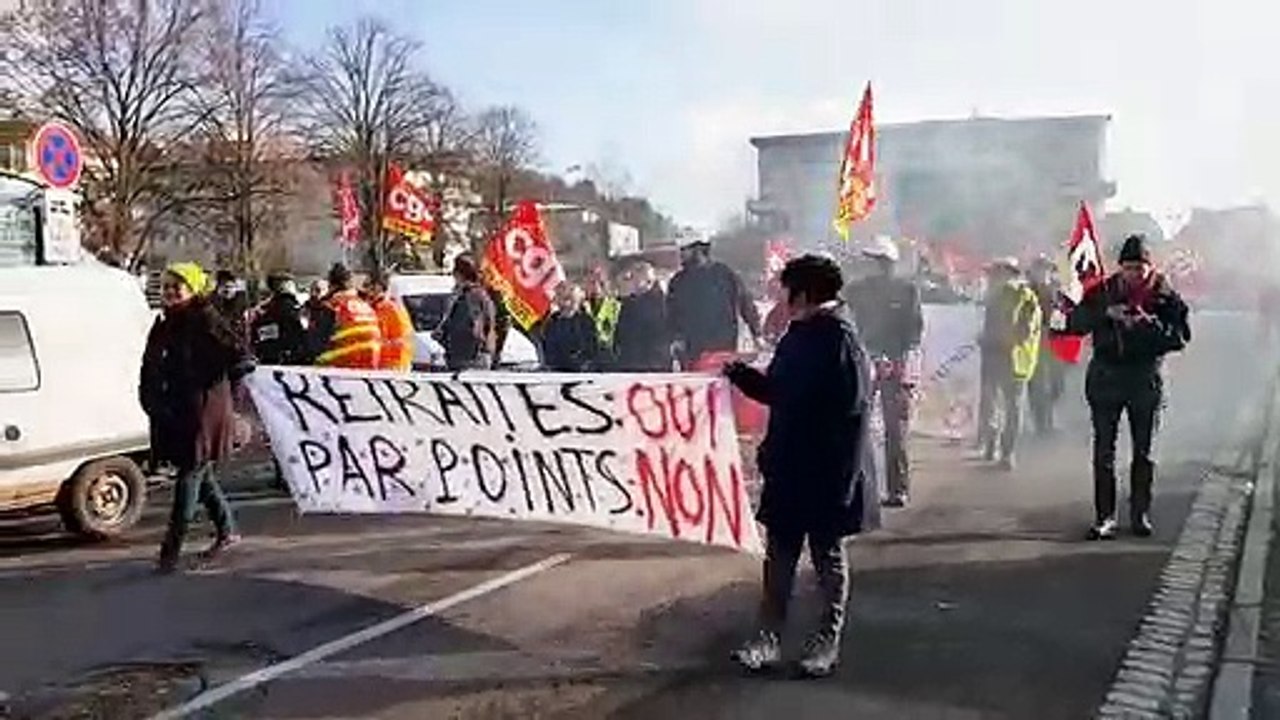 Saint-Dié (88) : début de la manifestation en direction de la sous-préfecture