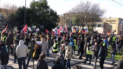 Grève à Avignon : le cortège arrive près de la gare centre