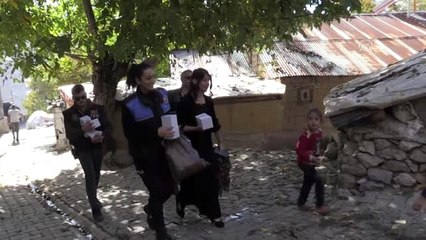 Çukurca polisi evlere konuk oluyor