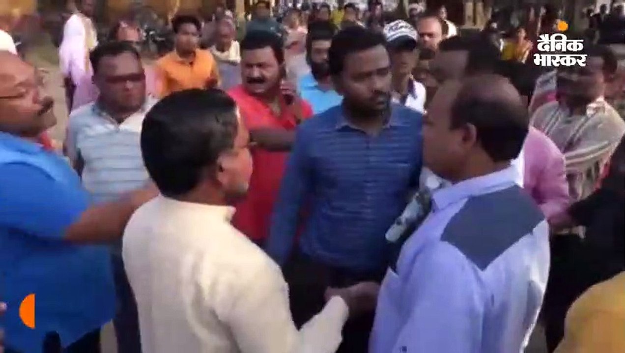 कांग्रेस में टिकट को लेकर घमासान