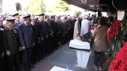 Şehit Astsubay Esma Çevik son yolculuğuna uğurlandı (2)