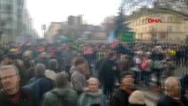Dha dış ' fransa'da 'genel grev' protestoları tekrar eylemlere başladı