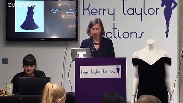 Платье Дианы не нашло покупателей