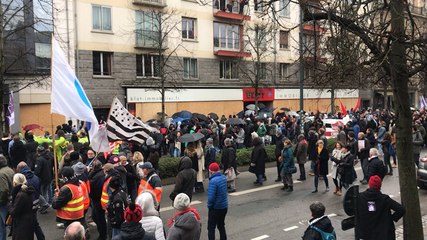 Des casseurs s’en prennent à l’agence Blot, le 10 décembre 2019