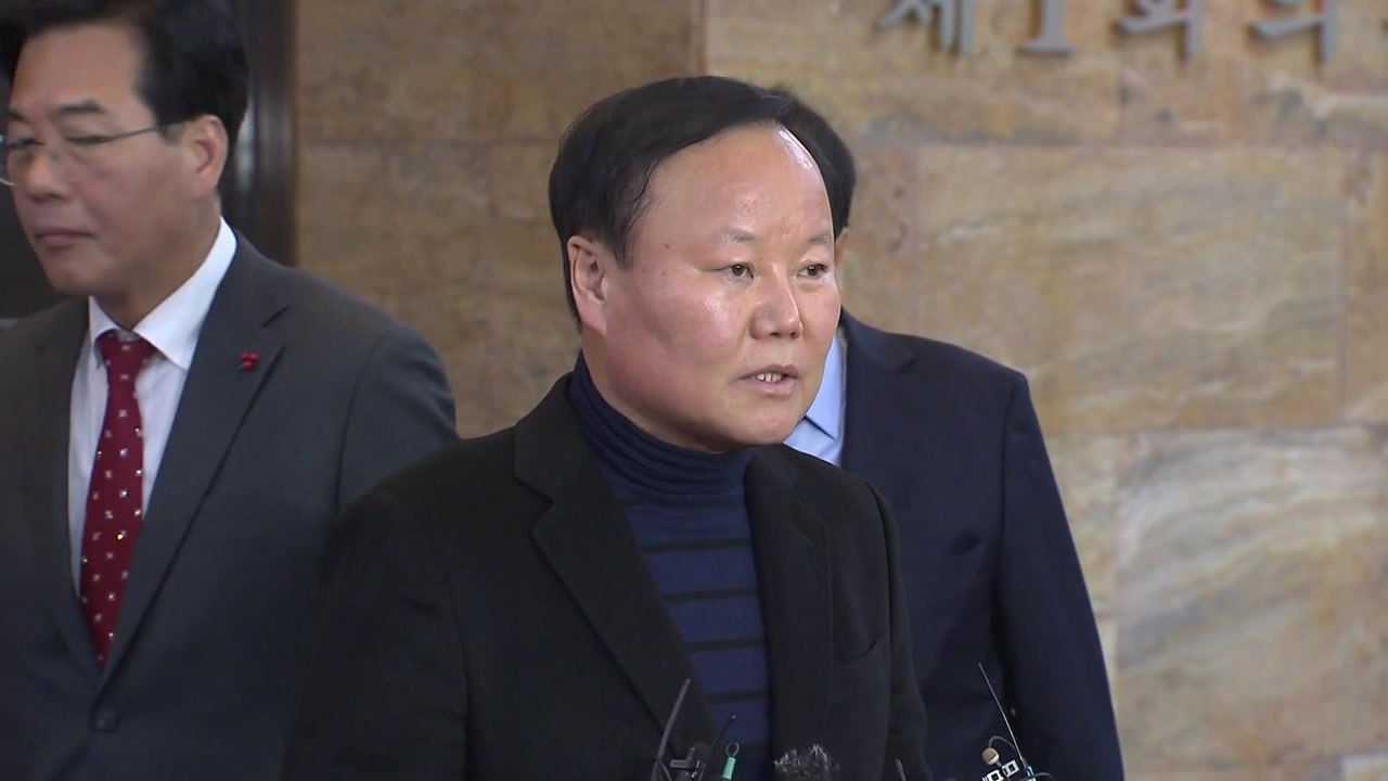 한국당 "날치기 예산 원천 무효...문희상 국회의장 탄핵해야" / YTN