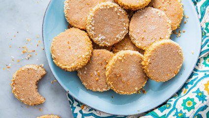 These Snickerdoodle Shortbread Cookies? Surprisingly Keto!