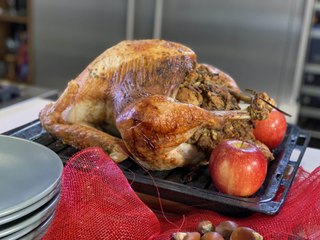 Pavo con relleno de manzana y castañas - Recetas de Navidad