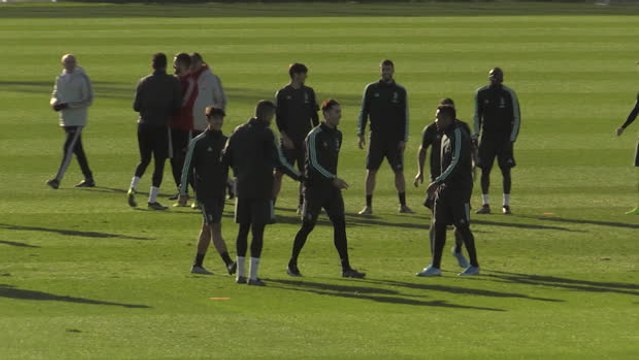 VIRAL: Football: Juve players laugh as Ronaldo takes a tumble