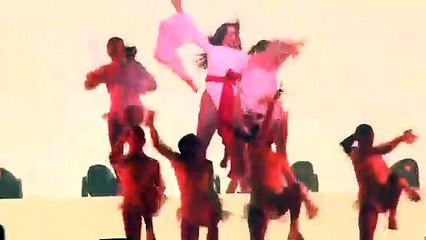 Rosalía canta 'Pienso en tu mirá' en el Wizink Center de Madrid