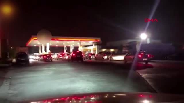 Balıkesir'de deprem nedeniyle korkuya kapılan bazı vatandaşlar geceyi sokakta geçiriyor