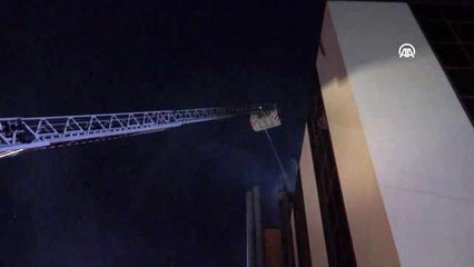 Güngören'de kumaş yıkama fabrikasında yangın