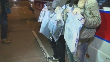 La Policía de Hong Kong desactivó dos bombas caseras halladas en un instituto
