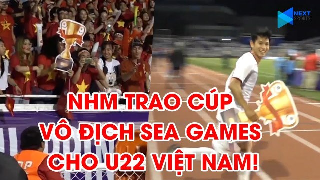 Trọng Hùng, Văn Hậu được NHM trao Cúp vô địch SEA Games 30, ăn mừng cùng trợ lý U22 Việt Nam | NEXT SPORTS
