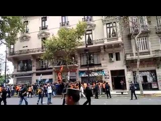 Incidentes en las cercanías del Congreso mientras hablaba Macri