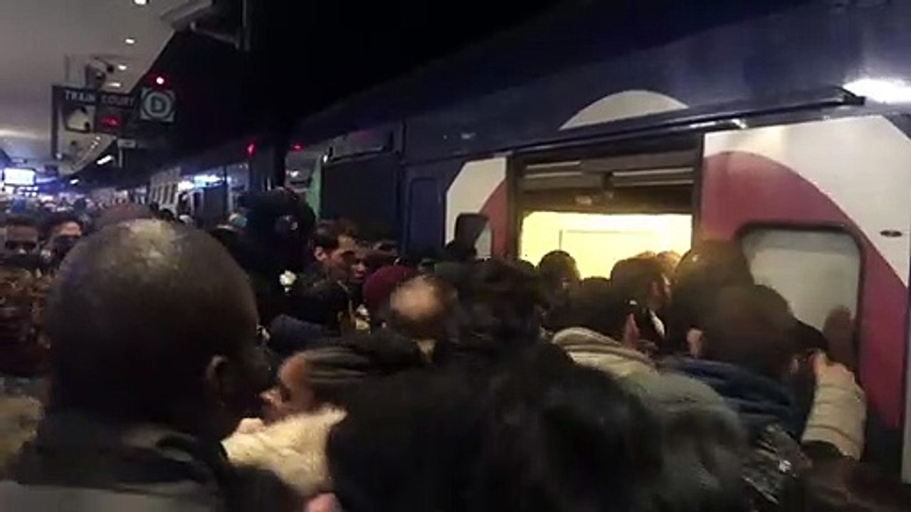 Chaos und Gedränge in Paris