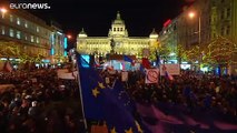 Prag: Zehntausende protestieren gegen Ministerpräsident Babis