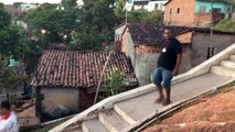 ENTREGA DE ALIMENTOS NO BAIRRO DO BURACÃO EM ITAMBÉ