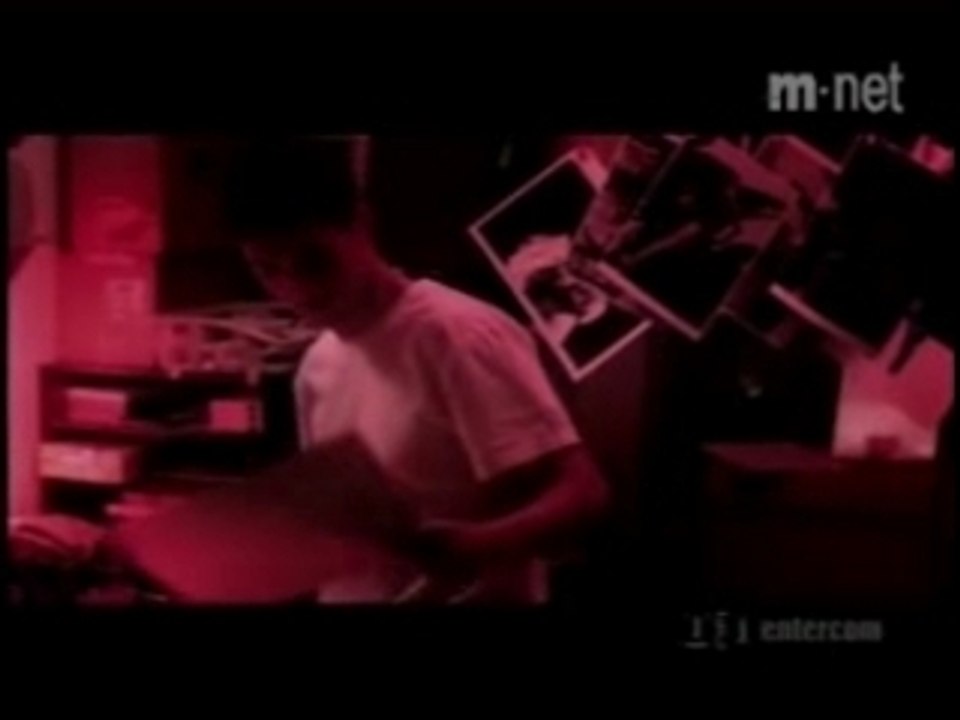 Kiss - Because I Am A Girl