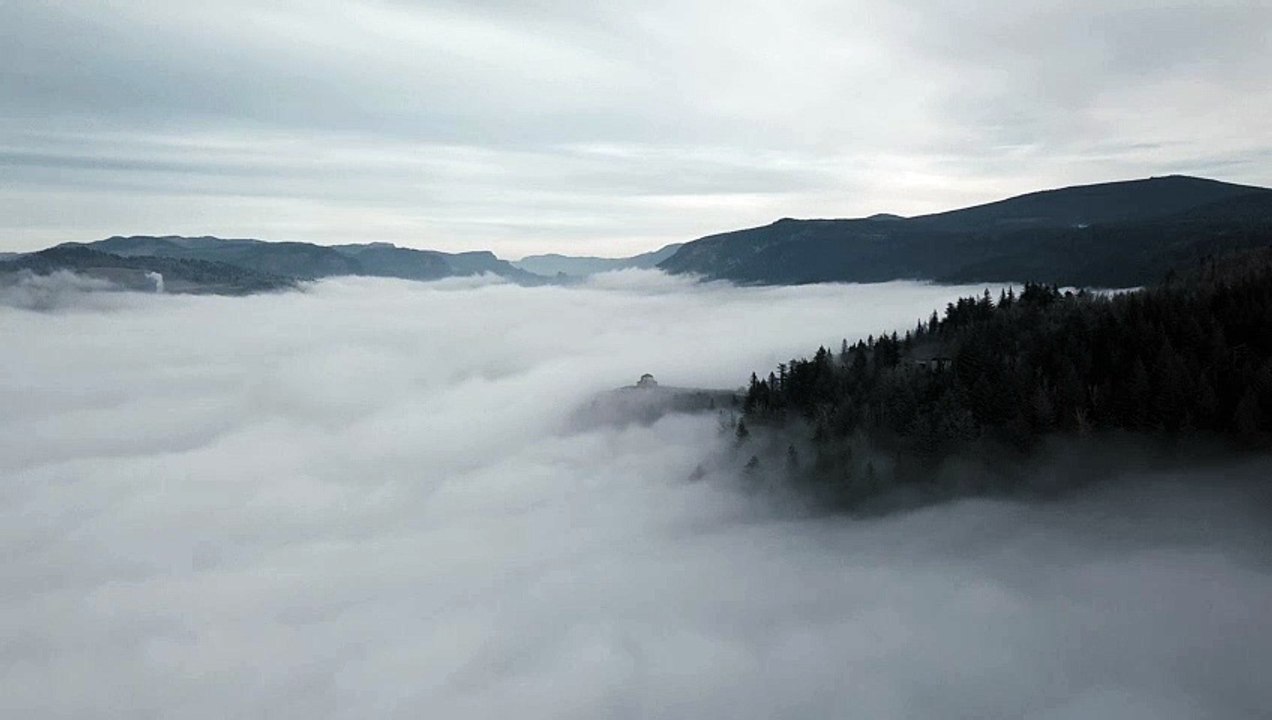 Mountains & clouds