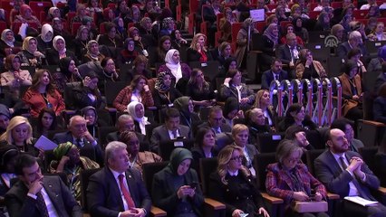 Cumhurbaşkanı Erdoğan: 'Aile ile kadını birbirinden ayırmaya yönelik zihniyet asla bize ait değildir' - ANKARA