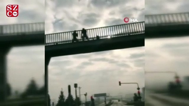 Üst geçide çıkıp boks yaptılar