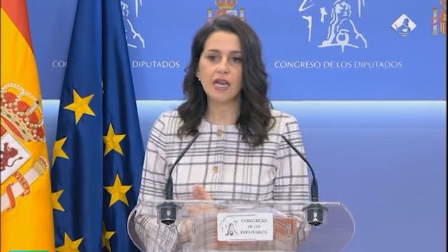 Arrimadas insiste en el pacto PSOE-PP-Cs tras ver al Rey