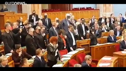 Hiába a tiltakozás, megszavazta a színháztörvényt a magyar parlament