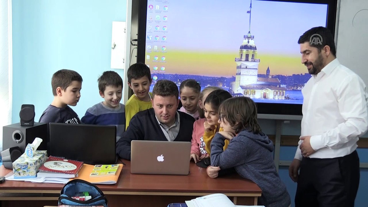 Tahran'daki Türk öğretmenler 'Yılın Fotoğrafları' oylamasına katıldı - TAHRAN