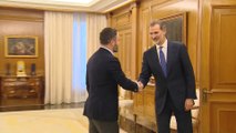 Felipe VI recibe a Santiago Abascal por la ronda de contactos