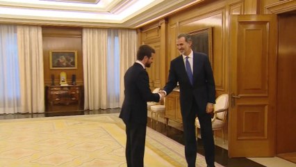 Descargar video: Felipe VI recibe a Pablo Casado por la ronda de contactos