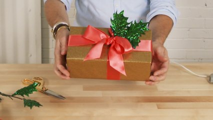 How to Wrap a Perfect-Looking Gift